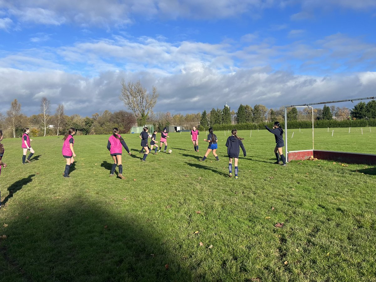SGSPEDept's tweet photo. #SGSyear9 girls working their socks off during their football session today. A throughly enjoyable lesson, well played everyone! ✨⚽️ #SGSPE #SGSFootball #SGSDifference https://t.co/ckPSh3MFZ5