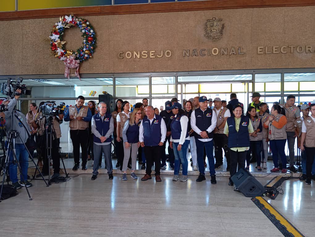 jsanguinocard's tweet photo. El Instituto de Previsión Social del Parlamentario y La Parlamentaria de la AN, Conforme a lo aprobado en sesión Nro 10 del día de hoy 15/11/2023 por unanimidad, se adhiere a la Convocatoria a Referéndum del CNE para el 03 de Diciembre, en defensa de la Guayana Esequiba. https://t.co/oq6qj1sMB4