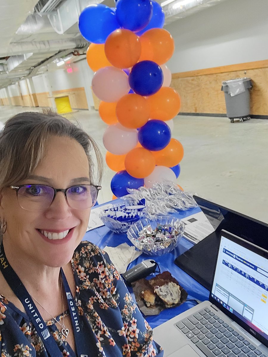 KerryUAsaidWhat's tweet photo. #MSY #Safetyfair ! Great turnout and delicious food.    People are loving #Volare and Mobile! Thank you Lisa G and @scarnes1978 for the warm LA welcome! @AOSafetyUAL @ronitaliano1 @LouFarinaccio @jacquikey @GabrelcikLisa https://t.co/wfz2mw1GU4