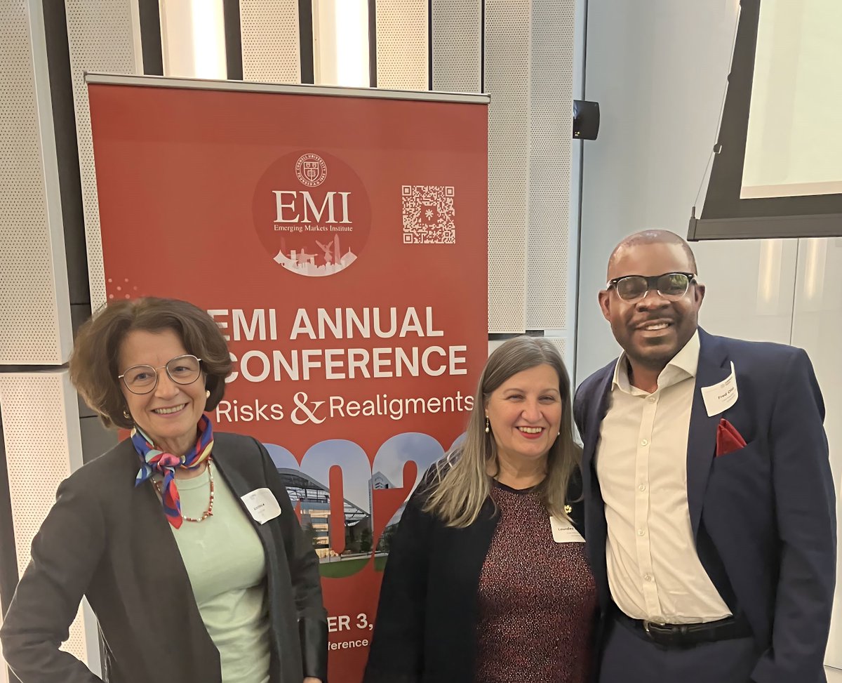 drfredolayele's tweet photo. Delighted to speak at the 2023 Conference of the #Cornell #EmergingMarketsInstitute in #NewYorkCity. Met many global leaders, including #Brazilian political economist and former President of the #NewDevelopmentBank @MarcosTroyjo. Event details here: https://t.co/5MPBA9QUbD https://t.co/gNUtaDmX0K