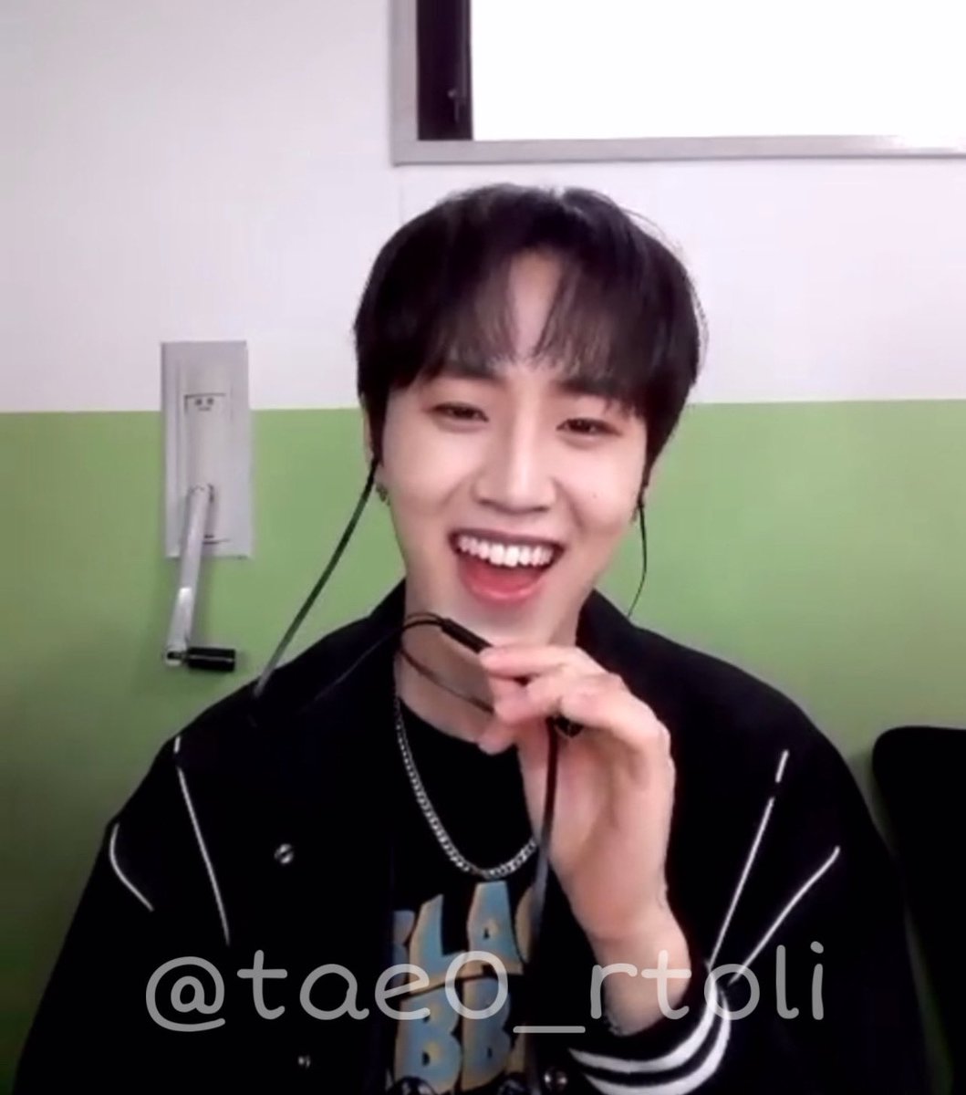 tae0_rtoli's tweet photo. Get to know my favorite boy in the whole world Kim Younghoon ❤️ 

(Thank you Zan for adding to and helping me remember things I had forgotten ❤️) https://t.co/NDYyfYVHeq