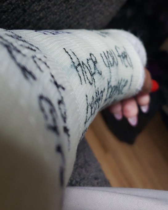 This shit is annoying and itchy https://t.co/Cy8vvJw6XF