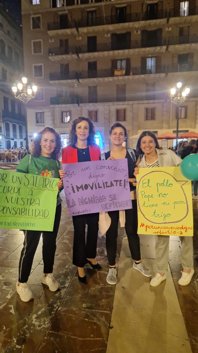 PSOEValencia's tweet photo. Todo nuestro apoyo a las trabajadoras de las escuelas infantiles.

La educacion de 0 a 3 años es fundamental para nuestros pequeños. Es imprescindible que las profesionales tengan unas condiciones dignas.

Muchas fuerzas compañeras ✊🏼 https://t.co/gqFtIEQx82