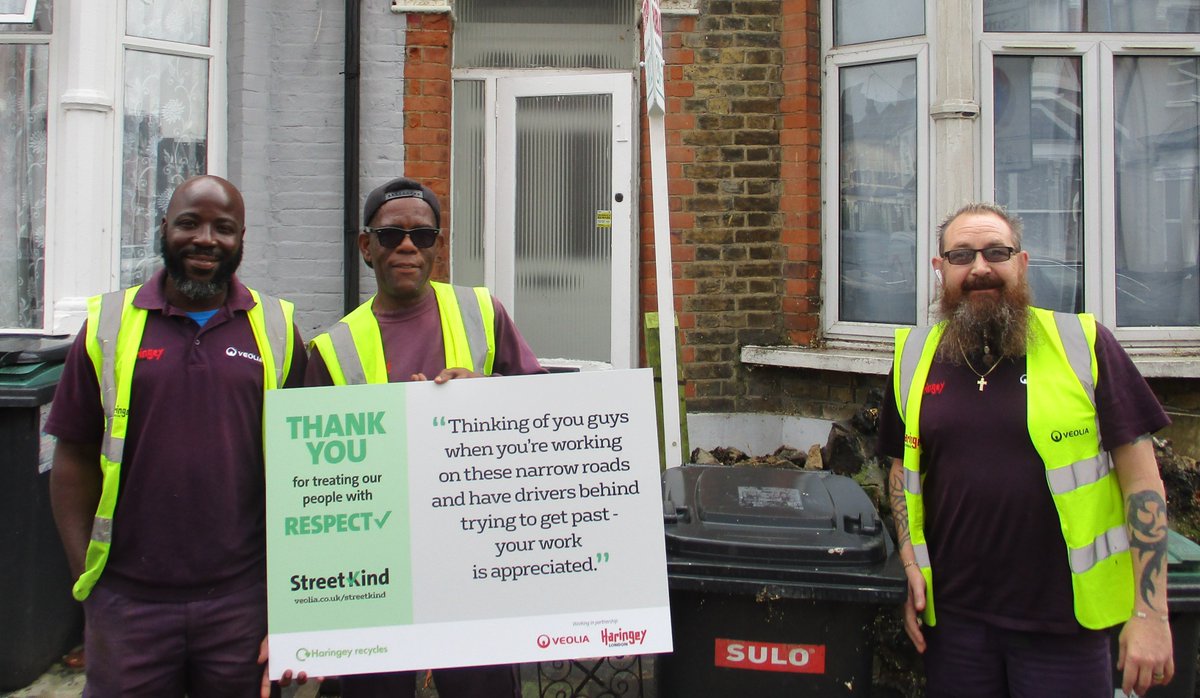 Thank you to all the residents who treat our waste collection and street cleansing crews with respect👍.

Send us your #StreetKind words here: bit.ly/3lXOxFe, and we will pass it on to your collection crew 🗨️

Please feel free to pass on your thanks in person too.