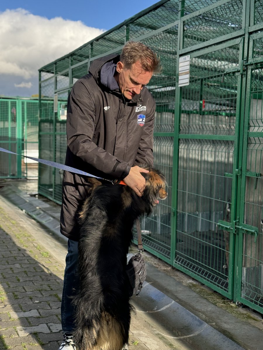 Dziś w schronisku dla bezdomnych zwierząt w Kędzierzynie-Koźlu zastanawialiśmy się jak możemy pomóc czworonożnym słodziakom, które szukają nowych właścicieli 🐱🐶 

Wyobraźcie sobie, że pojawił się pewien pomysł 🤩 Szczegóły niebawem...