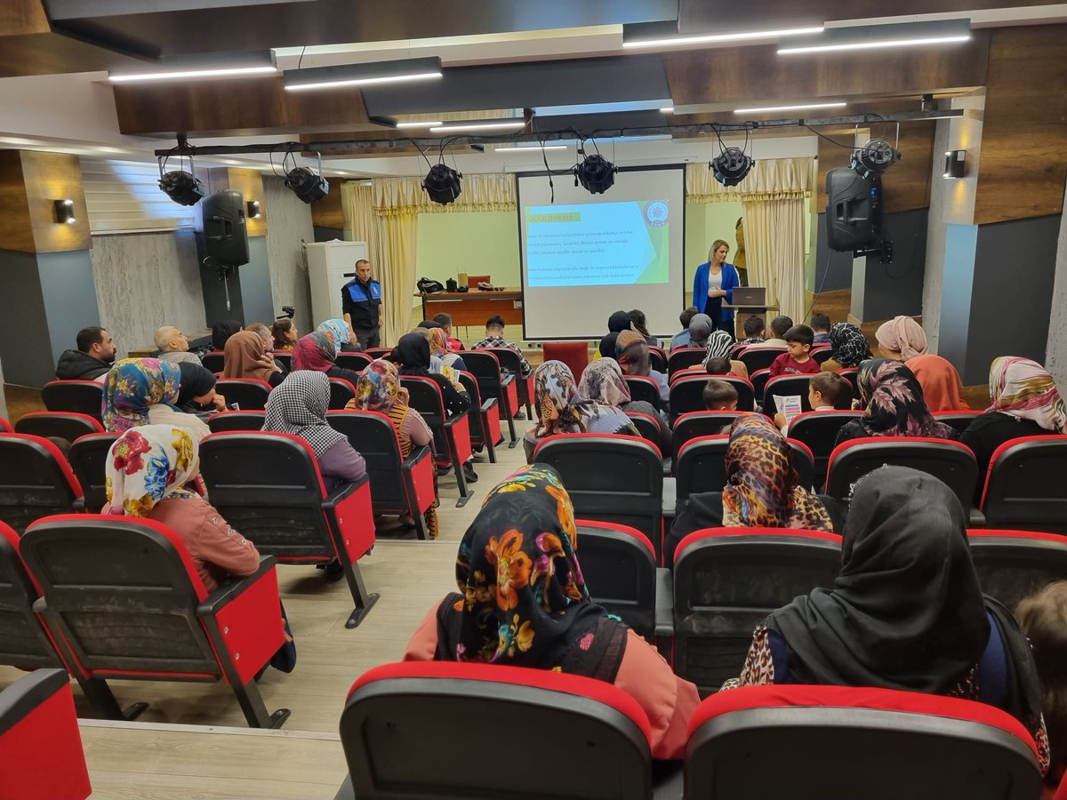 Hep Yanınızdayız’’ projesi kapsamında
Velilerimiz ihmal,istismar,suçun bildirimi yükümlülüğü ve adli tutanak
tanzimi  hakkında bilgilendirilmek amacıyla Diyarbakır İl Emniyet Müdürlüğüne  bağlı  ekipler tarafından  seminer düzenlendi
<a href="/Diyarbakirmem/">Diyarbakır İl Millî Eğitim Müdürlüğü</a>
<a href="/YenisehirMEM/">Yenişehir İlçe Milli Eğitim Müdürlüğü</a>
<a href="/husamettin_atli/">Hüsamettin ATLI</a>