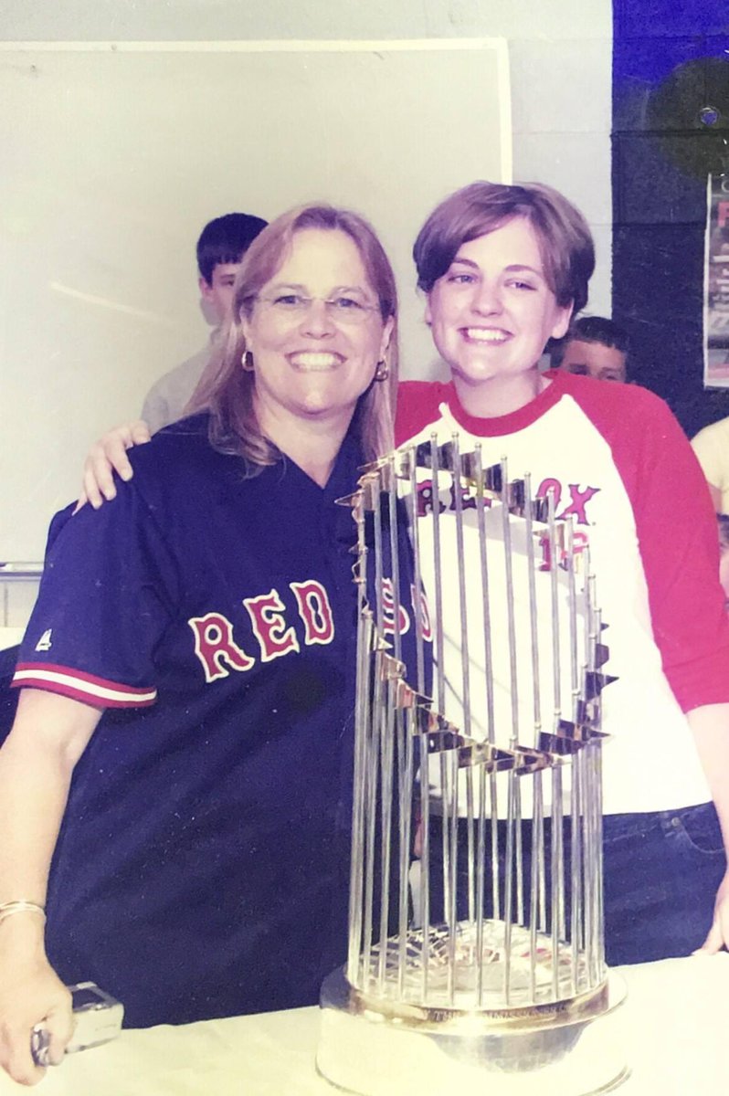 MonomoyBio's tweet photo. So glad I was able to share last evening with this amazing woman. 21 years ago I walked into my first classroom, right next to hers. She showed me what it meant to be a great science teacher… never stop learning ❤️ @MonomoySchools https://t.co/7sWgkkje8I