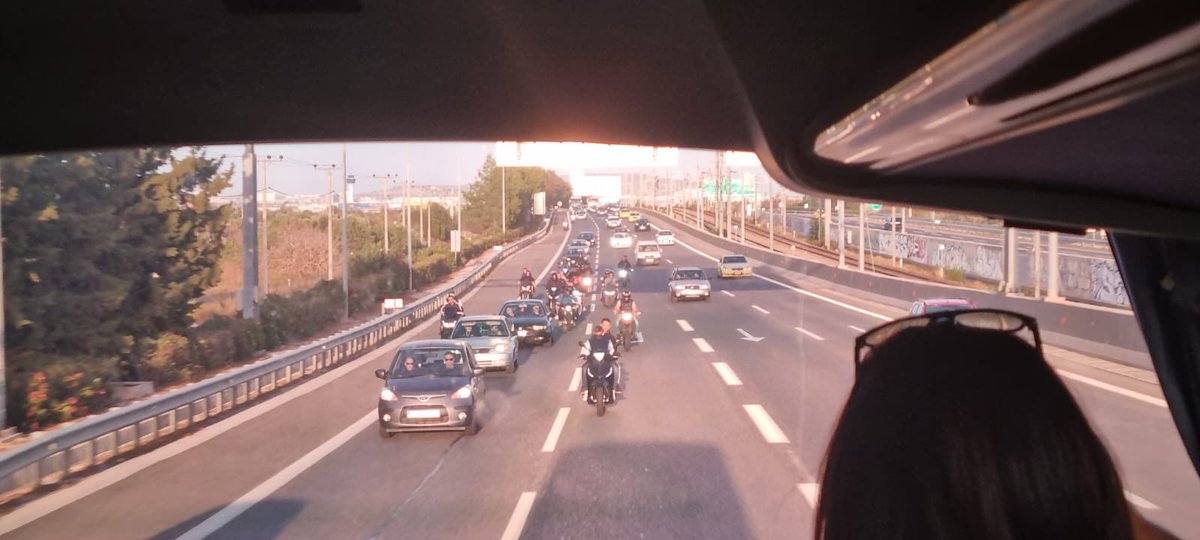 🇬🇷 Live depuis Athènes : un cortège de voitures et motos pour accueillir les supporters marseillais 🔥