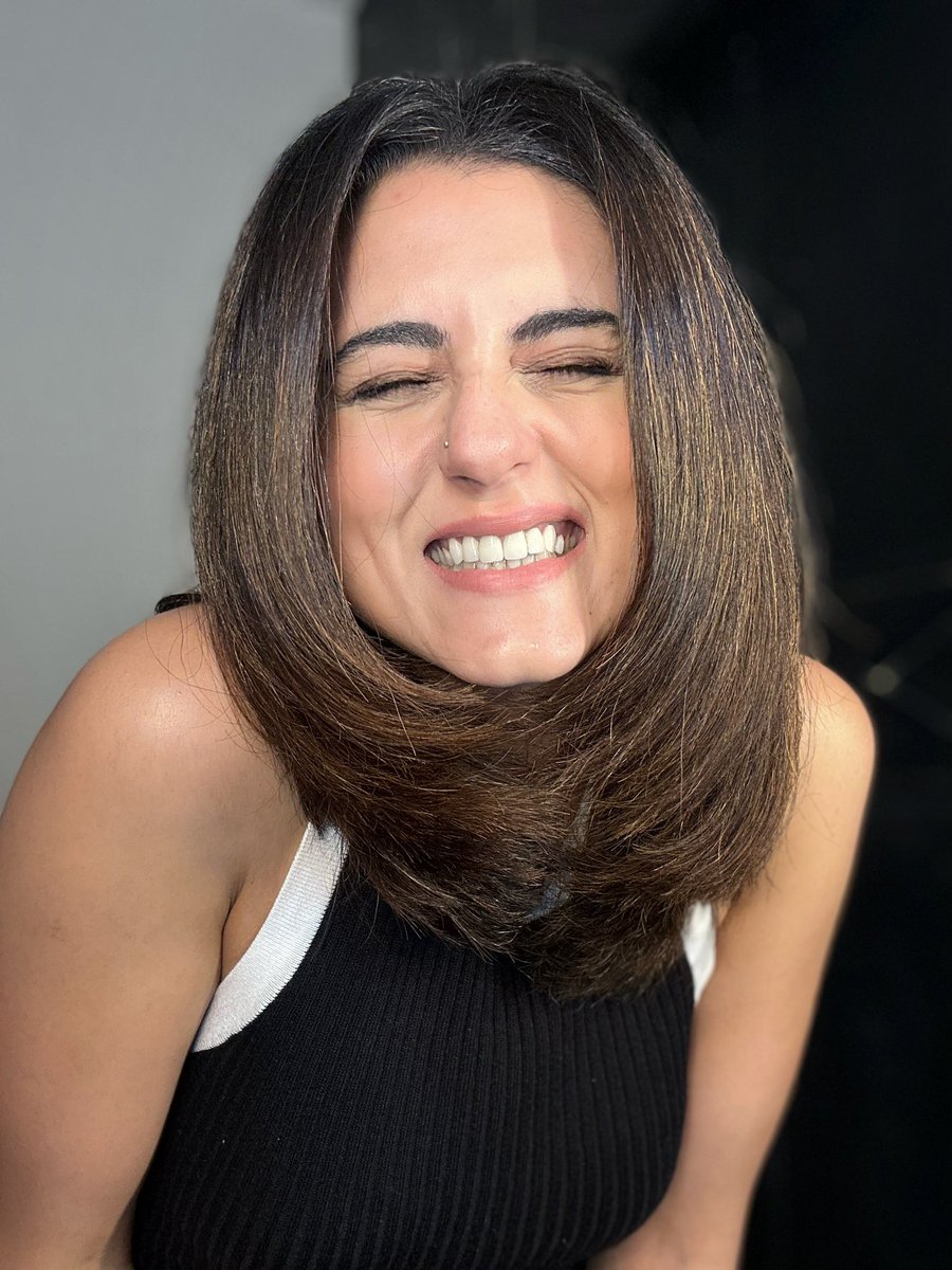 iRidhiDogra's tweet photo. Just a girl loving her new hair ! https://t.co/UuYWx3vSdC