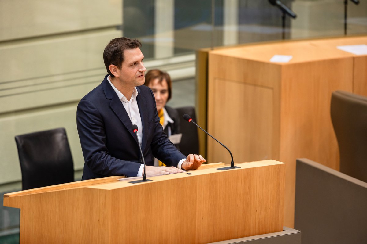 Open Vld (@openvld) on Twitter photo “Belastingen op erfenissen, zijn de meest onrechtvaardige die er bestaan. We hebben met <a href="/openvld/">Open Vld</a> al hard gewerkt om bepaalde tarieven te verlagen, maar we moeten hierin verder gaan en nu verder hervormen!”
<a href="/Mauritsvdr/">Maurits Vande Reyde</a> in <a href="/vlaparl/">Vlaams Parlement</a> “Belastingen op erfenissen, zijn de meest onrechtvaardige die er bestaan. We hebben met <a href="/openvld/">Open Vld</a> al hard gewerkt om bepaalde tarieven te verlagen, maar we moeten hierin verder gaan en nu verder hervormen!”
<a href="/Mauritsvdr/">Maurits Vande Reyde</a> in <a href="/vlaparl/">Vlaams Parlement</a>