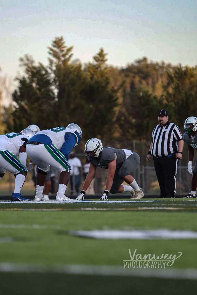 Honored to receive 1st team all district OL and DL. Big thanks to all my coaches and teammates!! <a href="/yates_nathan/">Nathan Yates</a> <a href="/davidahockneyJr/">David Hockney, Jr.</a> <a href="/RHSBears_FB/">Riverbend Football</a>