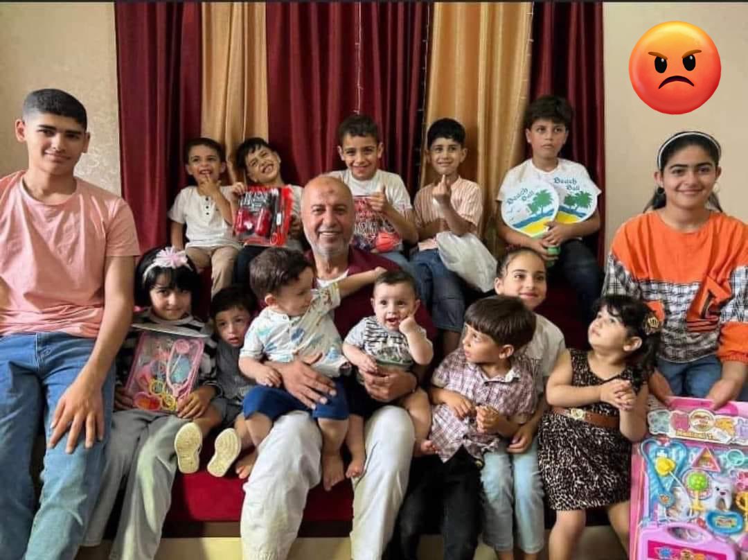 📷😥Everyone in this picture is killed by 🇮🇱Israeli bombardment in 🇵🇸 Gaza.
#CeasefireInGazaNOW
#FreePalaestine #IsraelisaGenocidalState