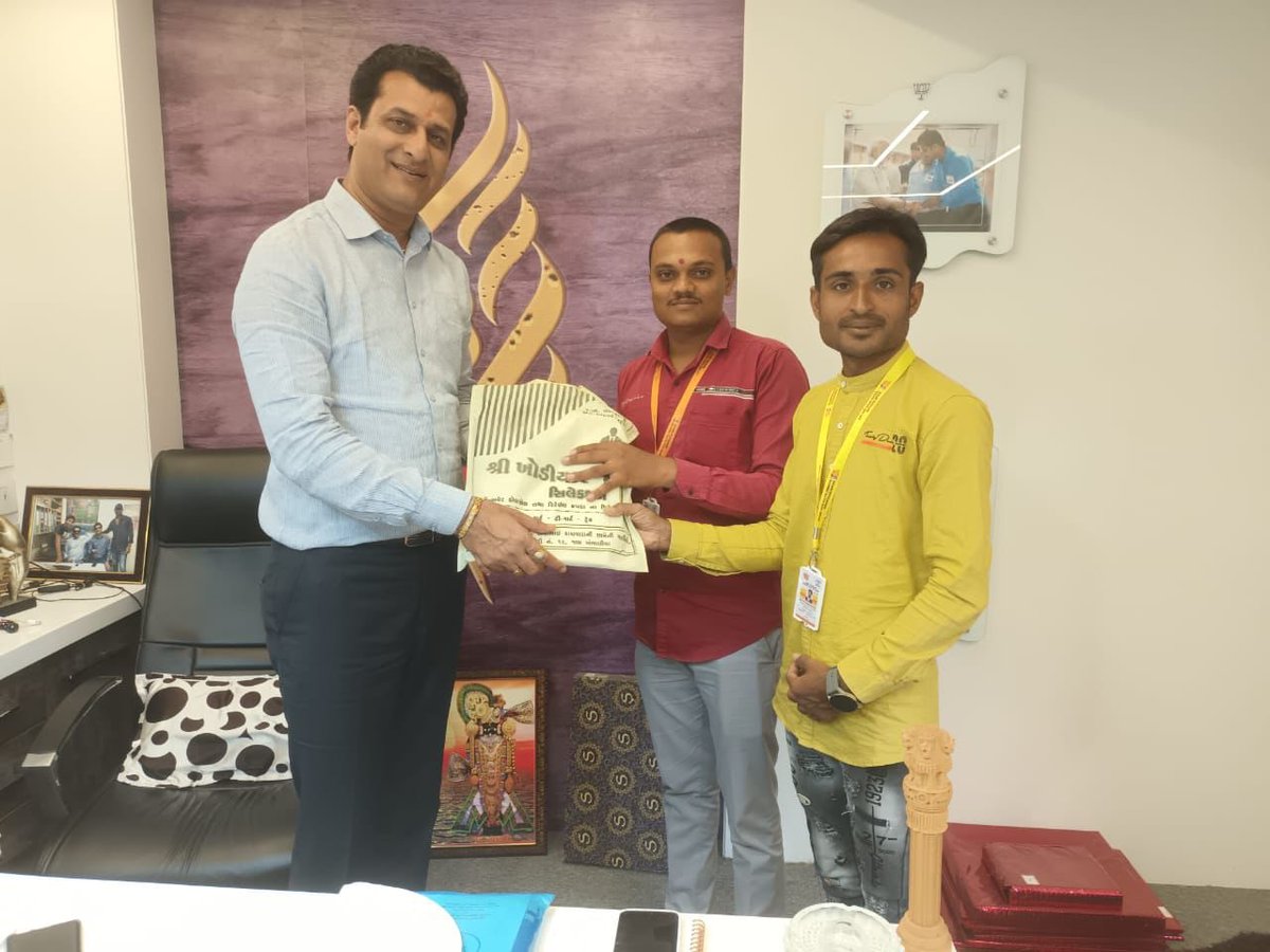 ikaushaldave's tweet photo. વસ્ત્રદાન કરી સમા��� સેવાનું એક ઉત્તમ ઉદાહરણ પૂરું પાડવા સ્વામી વિવેકાનંદ ગુજરાત રાજ્ય યુવા બોર્ડ દ્વારા ચાલી રહેલા #Vastradan2023 અભિયાનમાં ભાજપ ભરૂચના સાંસદ શ્રી @MansukhbhaiMp, જીલ્લા પ્રમુખ શ્રી મારૂતિસિંહ અટોદરિયા, કચ્છ જિલ્લા પ્રમુખ શ્રી દેવજીભાઈ વરચંદજી, અરવલ્લી જિલ્લા પ્રમુખ શ્રી રાજેન્દ્રભાઇ પટેલ અને દેવભૂમિ દ્વારકા જિલ્લાના પ્રમુખ શ્રી મયુરભાઈ ગઢવી સહભાગી થયા.
