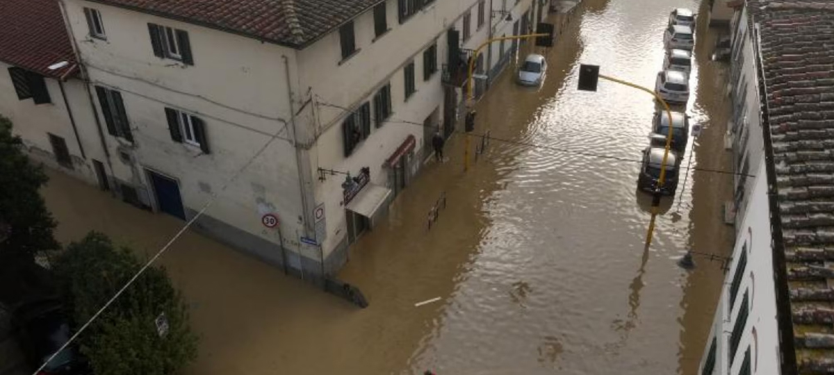 A Campi Bisenzio, colpita dall’alluvione nei giorni scorsi, arriva una storia di resistenza e capacità organizzativa della Cooperativa aCapo.
#campibisenzio #alluvione #contactcenter <a href="/LegacoopN/">Legacoop Nazionale</a>  <a href="/legcoopsociali/">Legacoopsociali</a> <a href="/forumterzosett/">Forum Terzo Settore</a>  
acapo.it/2023/11/08/cam…