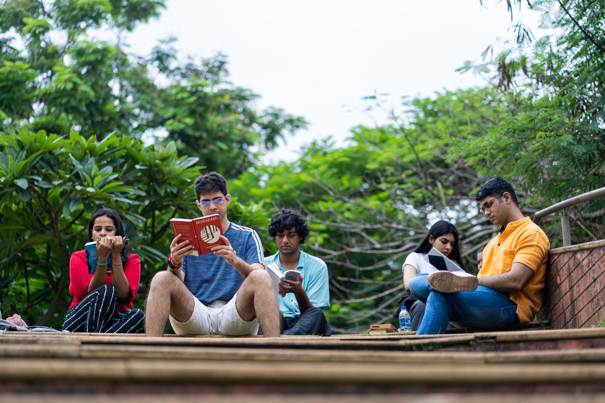 neerjadeodhar's tweet photo. A month ago, I wrote a debut essay for @VOGUEIndia on the 'Reads' movement that emerged this year, reflecting on what it means for the conversation on public space in India and reclaiming it. It's finally here, with beautiful photos by @pavlikam

LINK: https://t.co/tDa1l5keM9 https://t.co/nXGtaE6Ihs