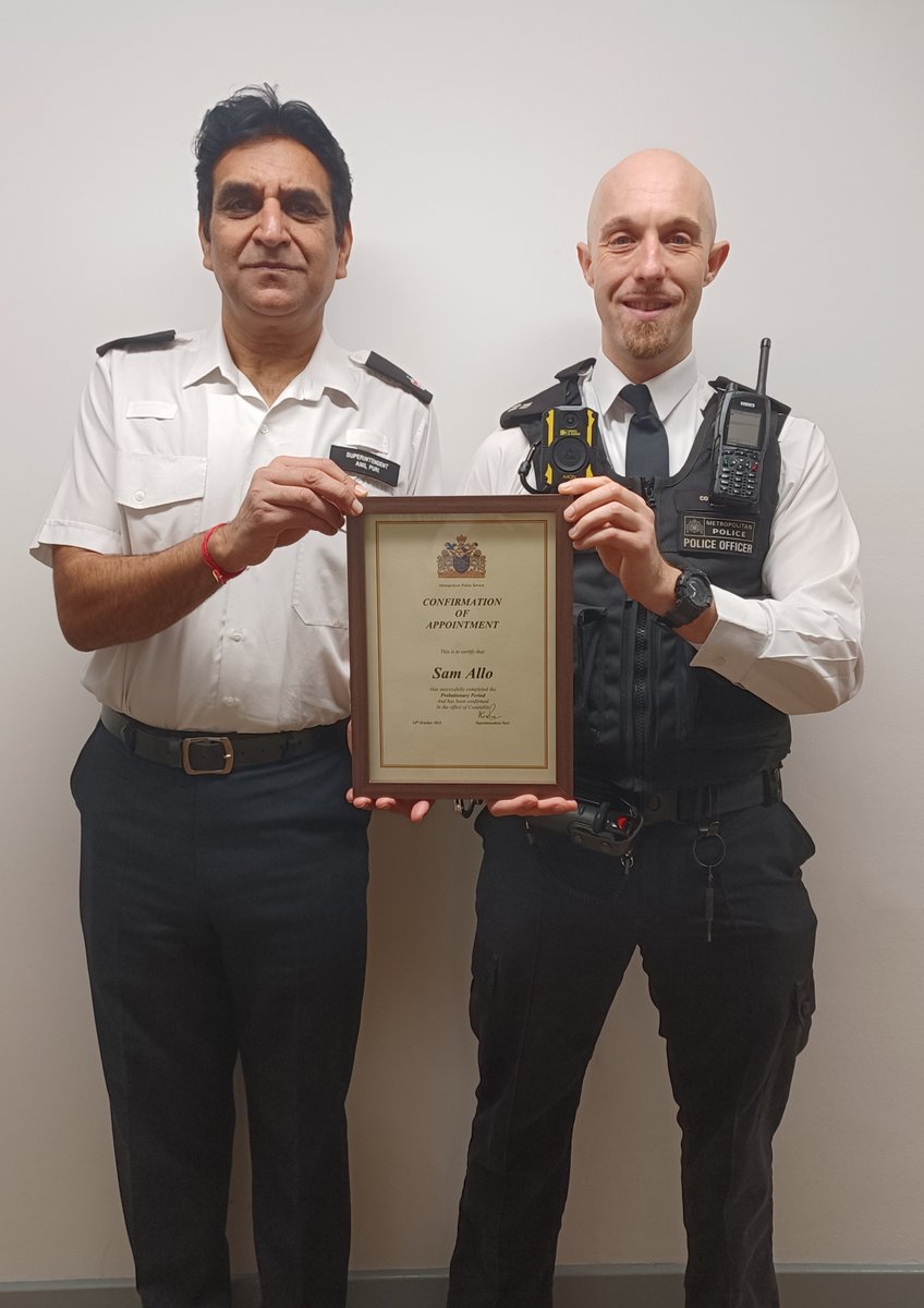 MPSChiswick's tweet photo. Congratulations to PC Allo who has been confirmed today in the rank of Police Constable by Supt Puri at Hounslow Police Station.
A very special and proud day in any officer’s career!
#Safercommunities #Chiswickhomefields #Congratulations #mylocalmet #Hounslowpolice https://t.co/44ZfZMyfIJ
