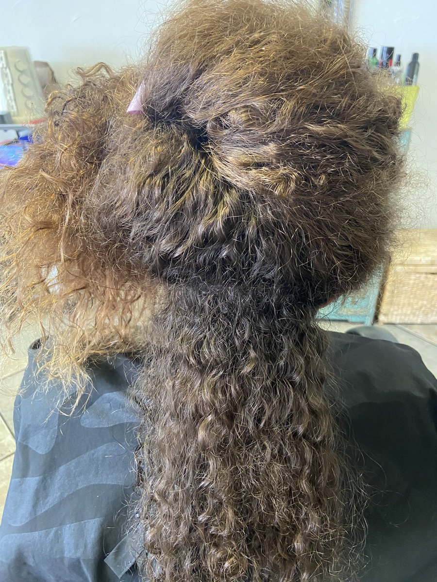 DallasandCo1's tweet photo. Keratin Treatment before &amp; after.  This beauties hair broke my comb, it’s that thick! https://t.co/tHZnH01XyN