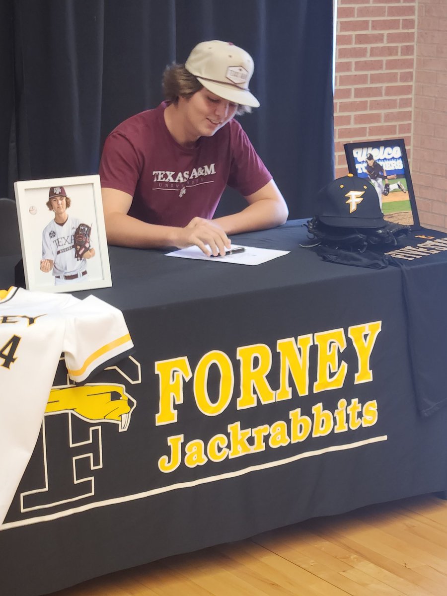 Jackrabbit Baseball (@forneybsb17) on Twitter photo NLI signing day.. Big CONGRATS to this stud on signing with Texas A&M. <a href="/AidenSims4/">Aiden Sims</a>
#carpediem NLI signing day.. Big CONGRATS to this stud on signing with Texas A&M. <a href="/AidenSims4/">Aiden Sims</a>
#carpediem