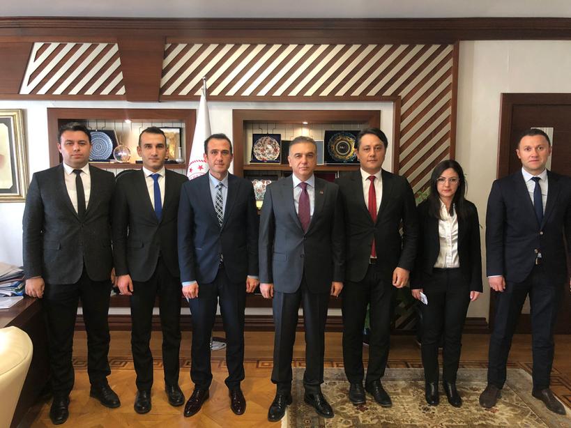 yguder2013's tweet photo. Hazine ve Maliye Bakan Yardımcısı Dr. İsmail İlhan Hatipoğlu (@ilhan_hatipoglu) ziyaret edilerek mesleğimizle alakalı sorunlar kendilerine aktarılıp çözüm önerilerimizle ilgili verimli bir görüşme gerçekleştirilmiştir.

İlgi ve alakaları için Sayın Bakanımıza teşekkür ederiz. https://t.co/9GqMamC9kj