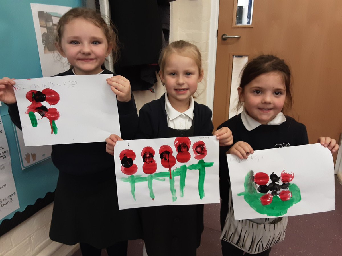 ByronSchool's tweet photo. FS have enjoyed making poppies and firework pictures this week. #celebrations #gettingcrafty #Remembranceday2023 #fireworksnight https://t.co/1J9mnbLQRI