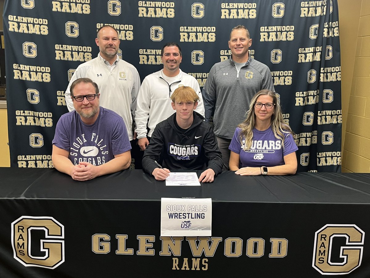 Congratulations to Vinny Mayberry on signing his letter of intent to attend <a href="/USFCougarsWR/">USF Men’s Wrestling</a> to wrestle next year! <a href="/d2mart/">Derek Martin</a> <a href="/JoelStevens4/">Joel Stevens</a>
