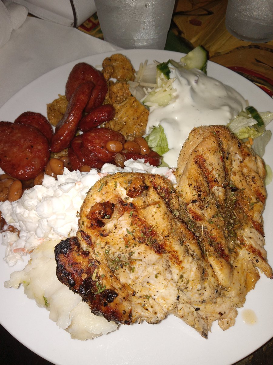 StefaniMarieK's tweet image. Dinner, music and new friends made for a fantastic night. #Memphis #chiliheadfun #bbkings #bealeStreet