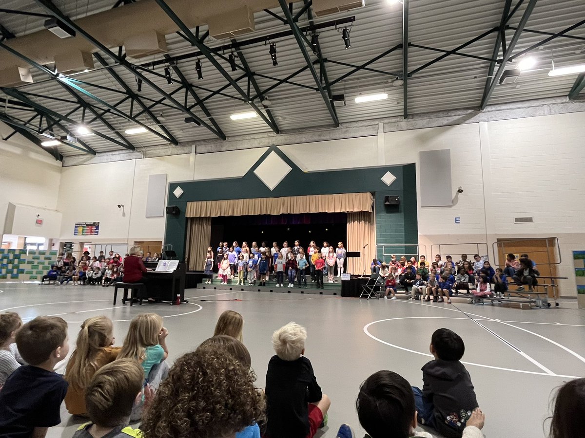 Amazing Veteran’s Day program, as usual! <a href="/BSEhseIN/">BSE-HSE</a> 🇺🇸