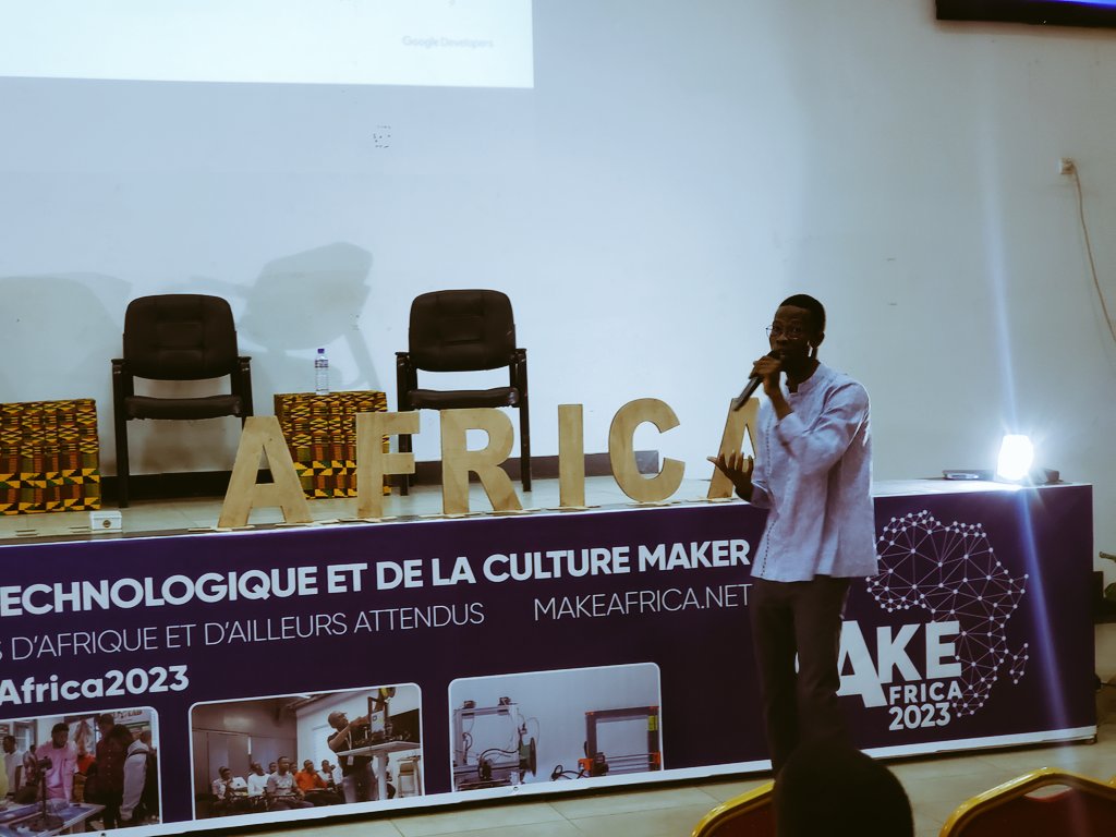 MakeAfrica2023's tweet photo. @martinoyovo dans ses œuvres #OpenSource #GoogleDevExperts @GoogleDevExpert https://t.co/NF3yERu8gG