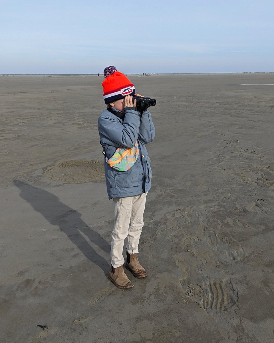 loves adventure. Where are you taking us next?

#loqi #kidscollection #reflectivebag #bumbag #giftsforkids