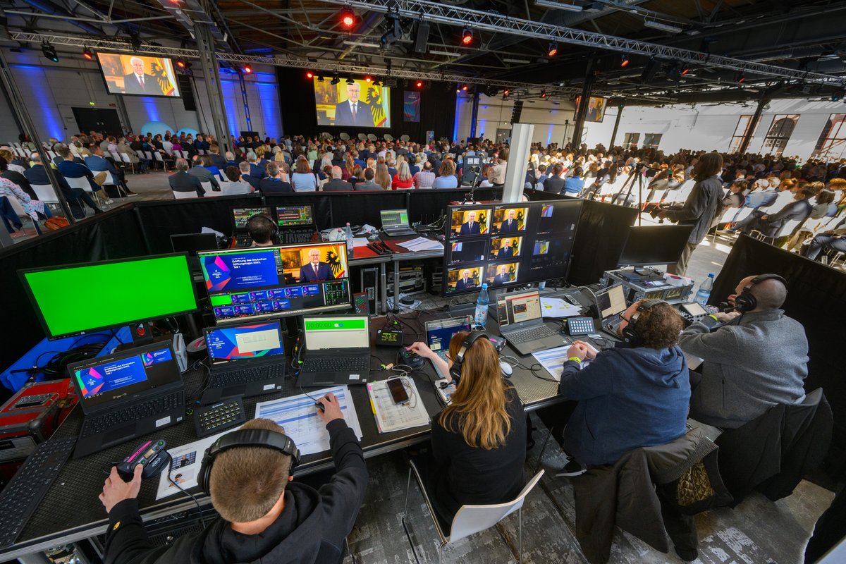 Du hast Lust, die Planung, Koordination &amp; Weiterentwicklung des Deutschen Stiftungstages #DST zu verantworten? 🆙🙌Dann freuen wir uns über Deine Bewerbung als Veranstaltungsmanager*in! bit.ly/3u4j3kD