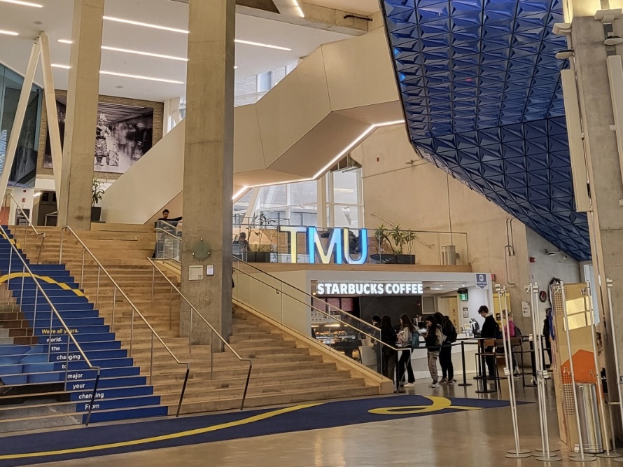 Check out our recent adventure at Dr. Carter's Immersion Dome in the heart of the Toronto Metropolitan University (TMU) library! 🌟 We had an incredible time exploring a cutting-edge virtual reality archaeology lab. What a fascinating dive into the world of VR technology!