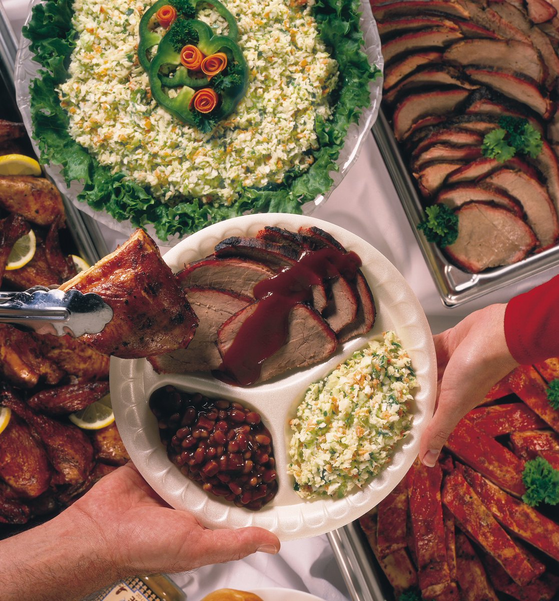 WoodysBBQCorp's tweet image. 'Tis the Season for Holiday Gatherings! From office parties and charity events to end-of-the-season sports banquets and festivities with friends, Woody's Bar-B-Q offers a crowd-pleasing #catering menu!  View our packages: woodys.com/catering/

#MakeItEasy #MakeItMemorable