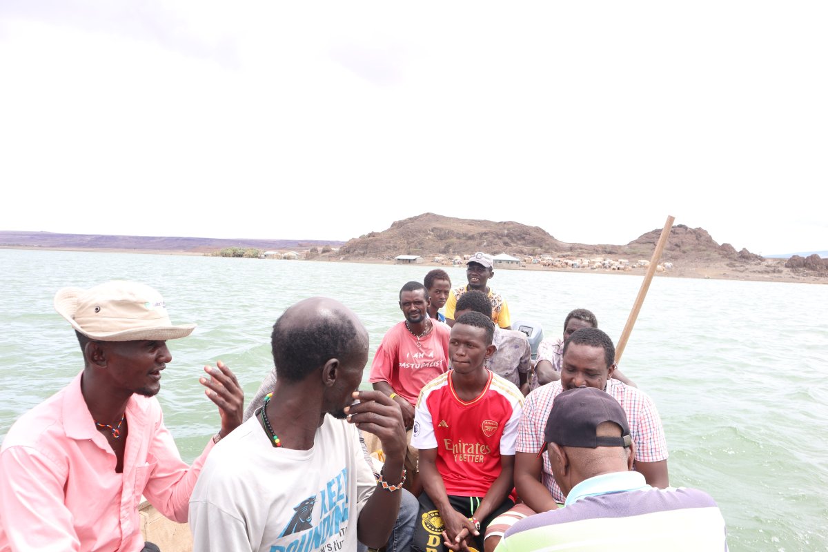 CLAN_Kenya's tweet image. @CLAN_Kenya with support from @RightsResources  conducted an awareness meeting for the demarcation and registration of community customary lands among the members of #Elmolo Community drawn from Layeni &amp;amp; Komote villages in Loiyangalani, Marsabit. #CLA2016