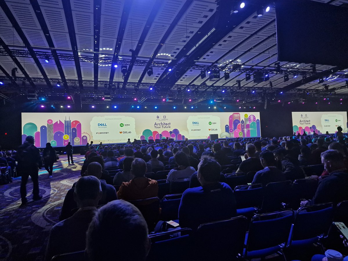 Day 2, let's go! Had a great day yesterday learning some of the #DevRel ropes from <a href="/dnsmichi/">Michael Friedrich 🌈</a>, and a fun lightning talk on the <a href="/gitlab/">🦊 GitLab</a> stand.