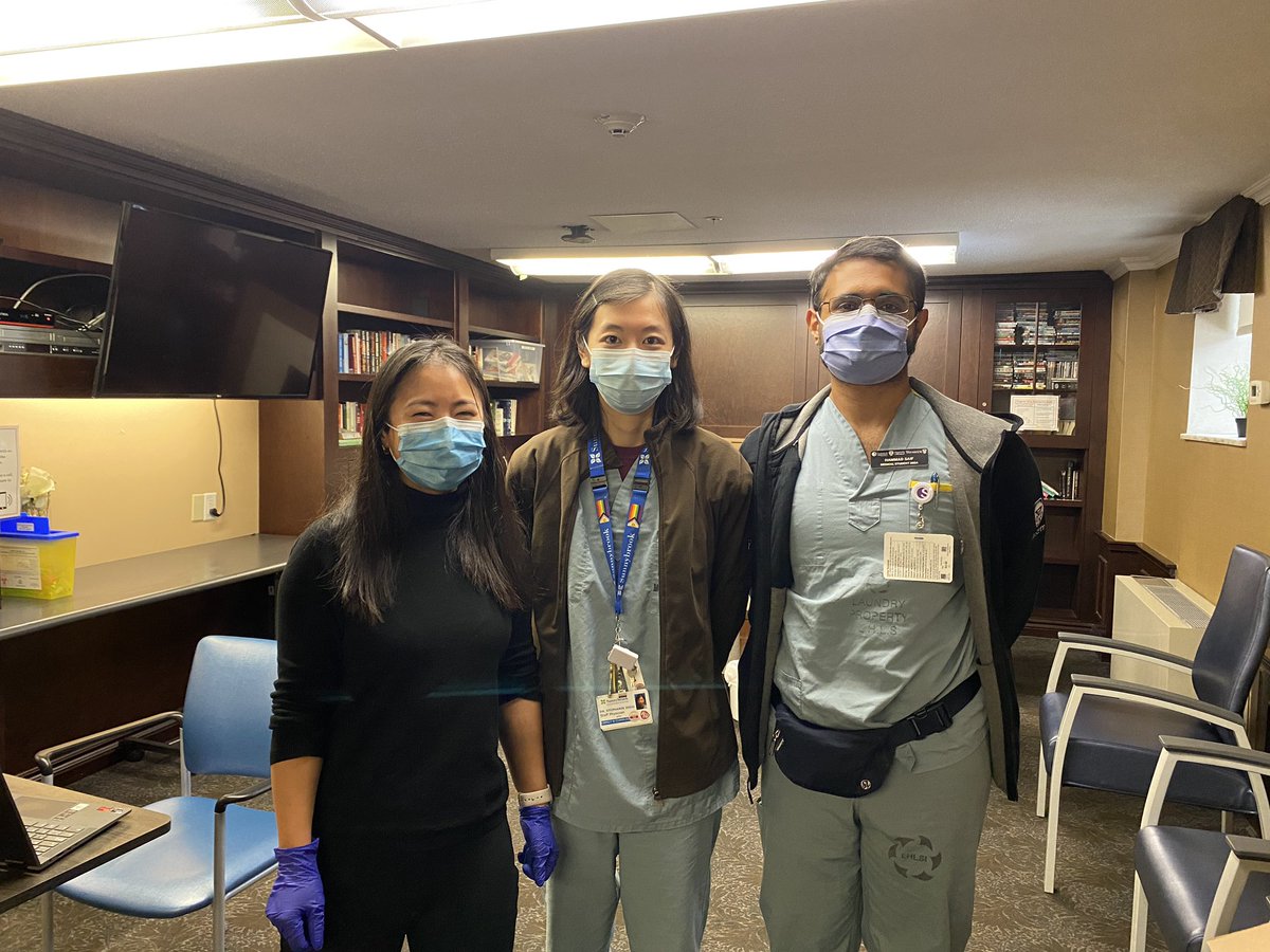 EDISANLead's tweet photo. This fall our @Sunnybrook DFCM physicians and residents have been busy giving #flu and #Covid vaccines to @BobRumball &amp; @SPRINT_Sr_Care at Pine Villa - thanks to all those involved for making sure our community gets vaccinated!
#EDISAN https://t.co/lXGGIMXkGZ