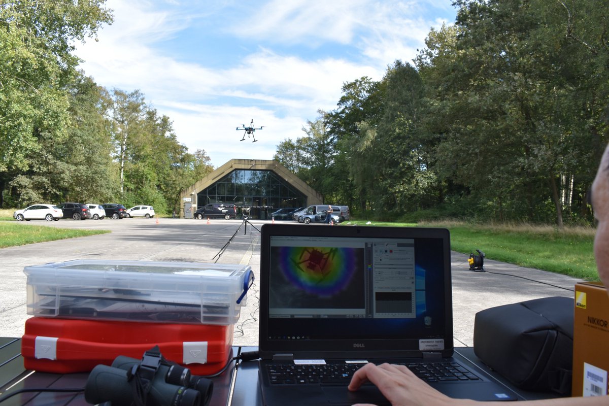 TechnologyBaseT's tweet image. Stille luchtvaartinnovatie is van essentieel belang om de geluidsoverlast van vliegtuigen op de omgeving te verminderen. Hierbij speelt geluidsmeting in het veld een cruciale rol en @twenteairport is hiervoor de optimale testomgeving: technologybase.nl/nieuws/103/twe…