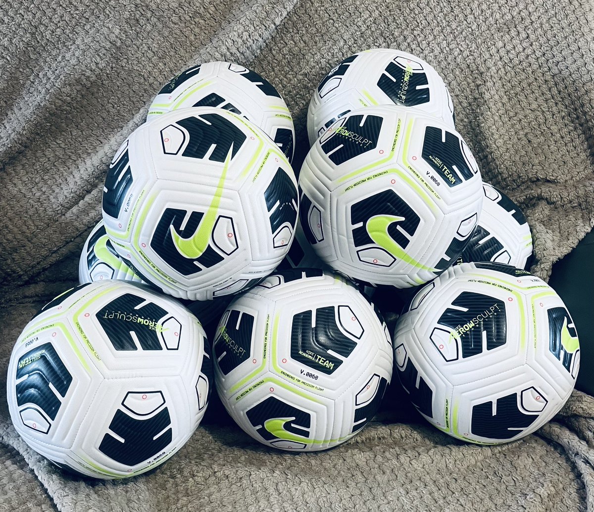 eccleshallfcw's tweet image. - New balls, please.. ⚽️⚽️⚽️⚽️⚽️⚽️⚽️⚽️⚽️⚽️

Thank you so much to @EnglandFootball for providing us with 10 Nike Match Balls as part of our recent Accreditation, it is really appreciated! 🤝

#football #footballs #matchballs #nike #nikefootball #nikefootballs #ten #thankyou