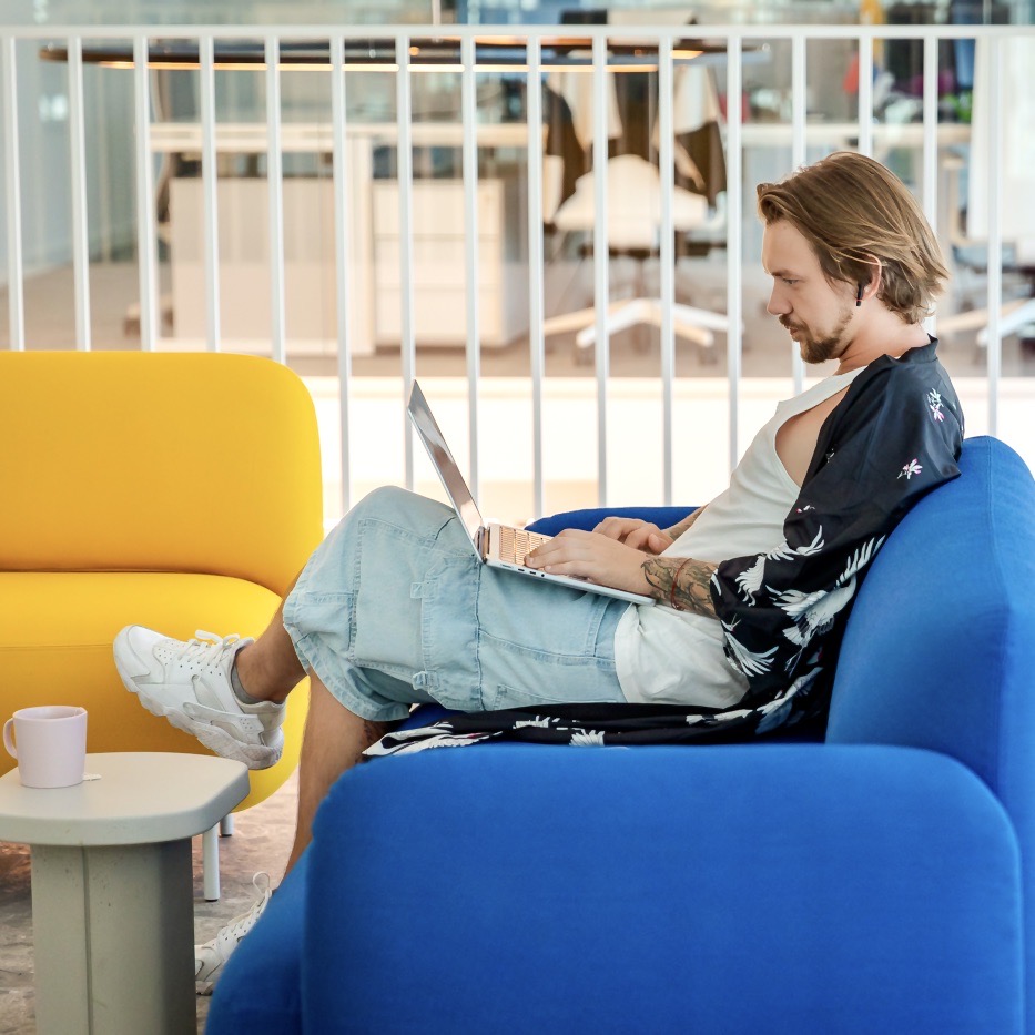 Quadcode_Career's tweet image. 👀 Take a sneak peek at Quadcode’s think tank, where collaboration meets innovation and magic happens when minds gather in the office! 💻
Teamwork is the spark that ignites our creative fire and fuels steady progress! 🤜 🤛
#quadcode #quadcode_life #quadcoders #teamwork