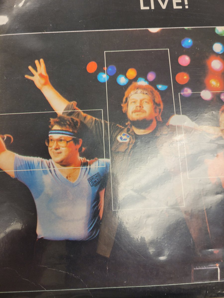 thomaspashko's tweet photo. Is it just me, or does this really look like #thetwofriends on the cover of this live Guess Who album? @blankcheckpod cc @GriffLightning @davidlsims https://t.co/gjbjR7pbd5