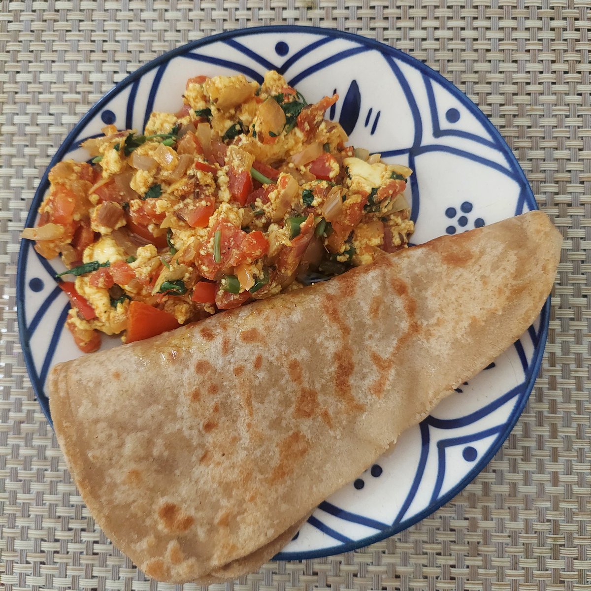 Typical Indian Breakfast ! Paneer Bhurji & WholeWheat Paratha ! 😋 Cottage cheese with Indian spices & herbs 🍅 #Foodie #cookingisfun #cookingishealing ✨💗