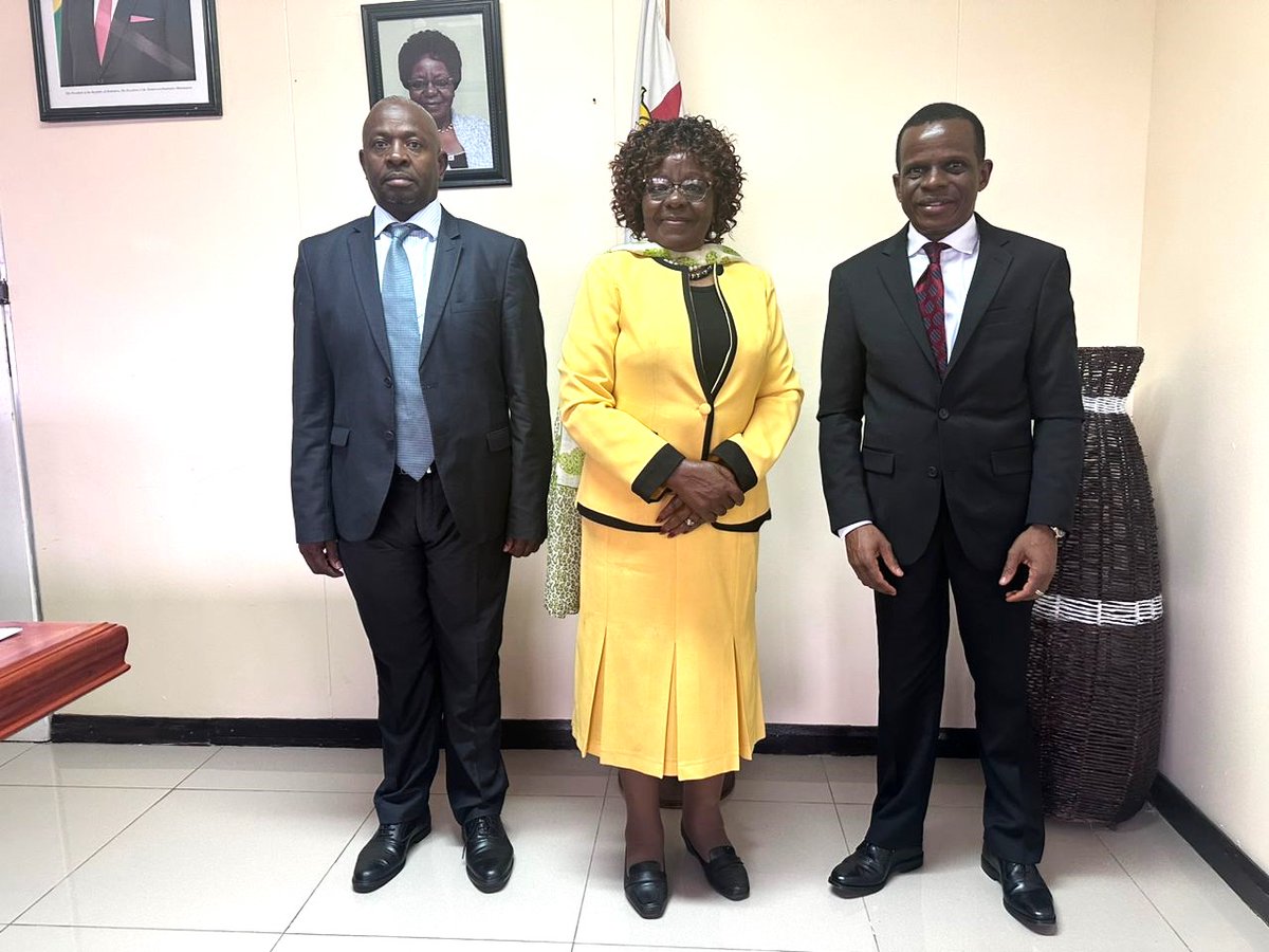 ECA_OFFICIAL's tweet photo. Antonio Pedro, @ECA_OFFICIALโs Dep. Exec. Sec. met with Dr. Nyoni, Zimbabwe's Min of Industry & Commerce @Min_of_IC to discuss pathways for accelerating industrialization, intra-African trade, localizing value chains & Zimbabweโs import bill. #AFCFTA, #Agenda2063, #CoM2024 https://t.co/ztffP1Dvhm