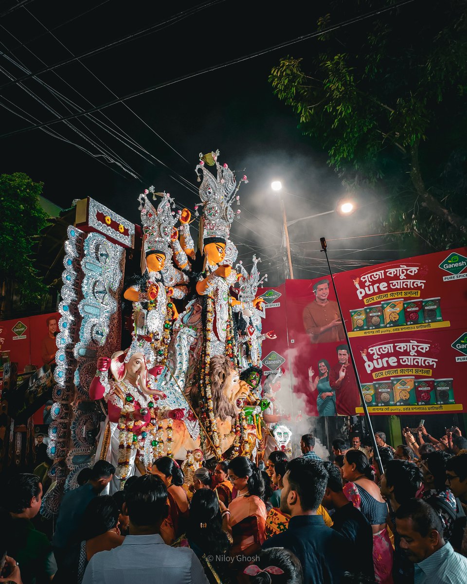 NiloyGhoshPhoto's tweet photo. Durga Puja 2023!
~
#NiloyGhoshPhotography
~
#bengal #calcutta #durga #durgamaa #durgapuja #durgapuja2023 #durgapujakolkata #durgapujo #festival #incredibleindia #kolkata #maadurga #pandal #puja #pujo #unescoworldheritage #bagbazar https://t.co/cXWLQYl0i2