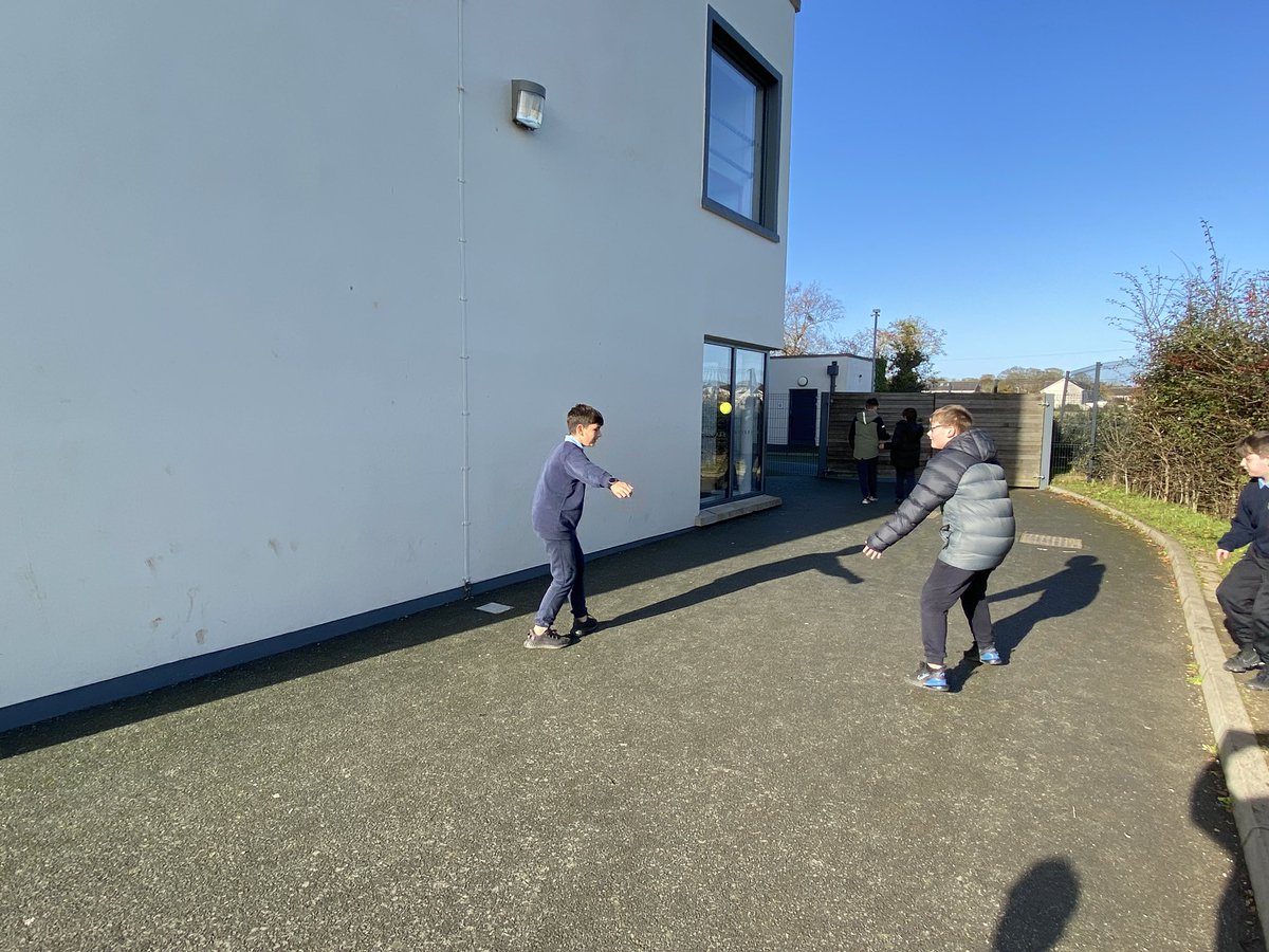 donacarneybns's tweet image. It was a lovely crisp November day. The yard at break-time was a hive of activities; football, handball, basketball, tag, teddies, cards &amp;amp; toys as well as imaginative play.  #breaktime #activeschools #fun4all
