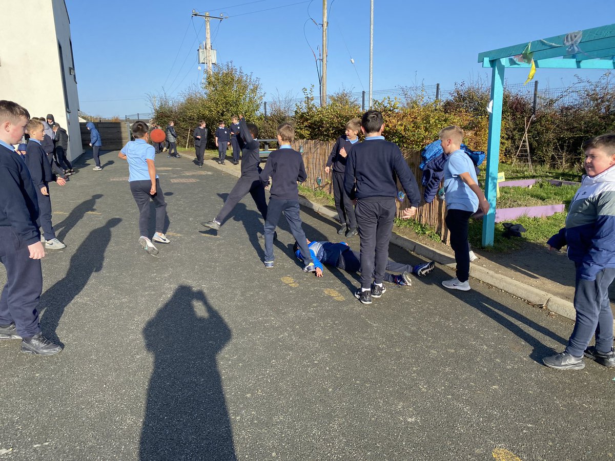 donacarneybns's tweet image. It was a lovely crisp November day. The yard at break-time was a hive of activities; football, handball, basketball, tag, teddies, cards &amp;amp; toys as well as imaginative play.  #breaktime #activeschools #fun4all