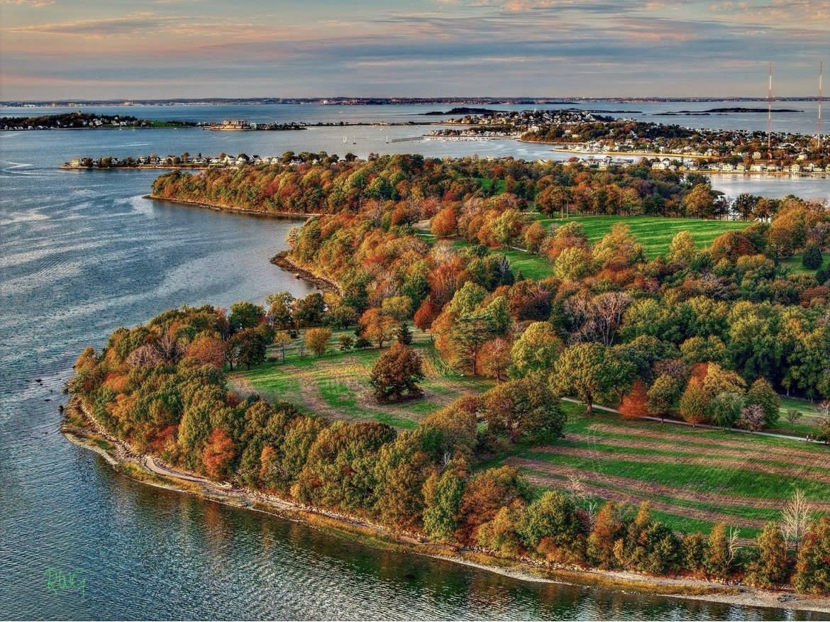 A beautiful photo needs no caption. 

World’s End, Hingham - 📷: Richard Green @worldsendreservation 

#TheTrustees #WorldsEnd #DronePhoto #BeautifulPhotos #SpecialPlaces #HinghamMA #Autumn #FallFoliage