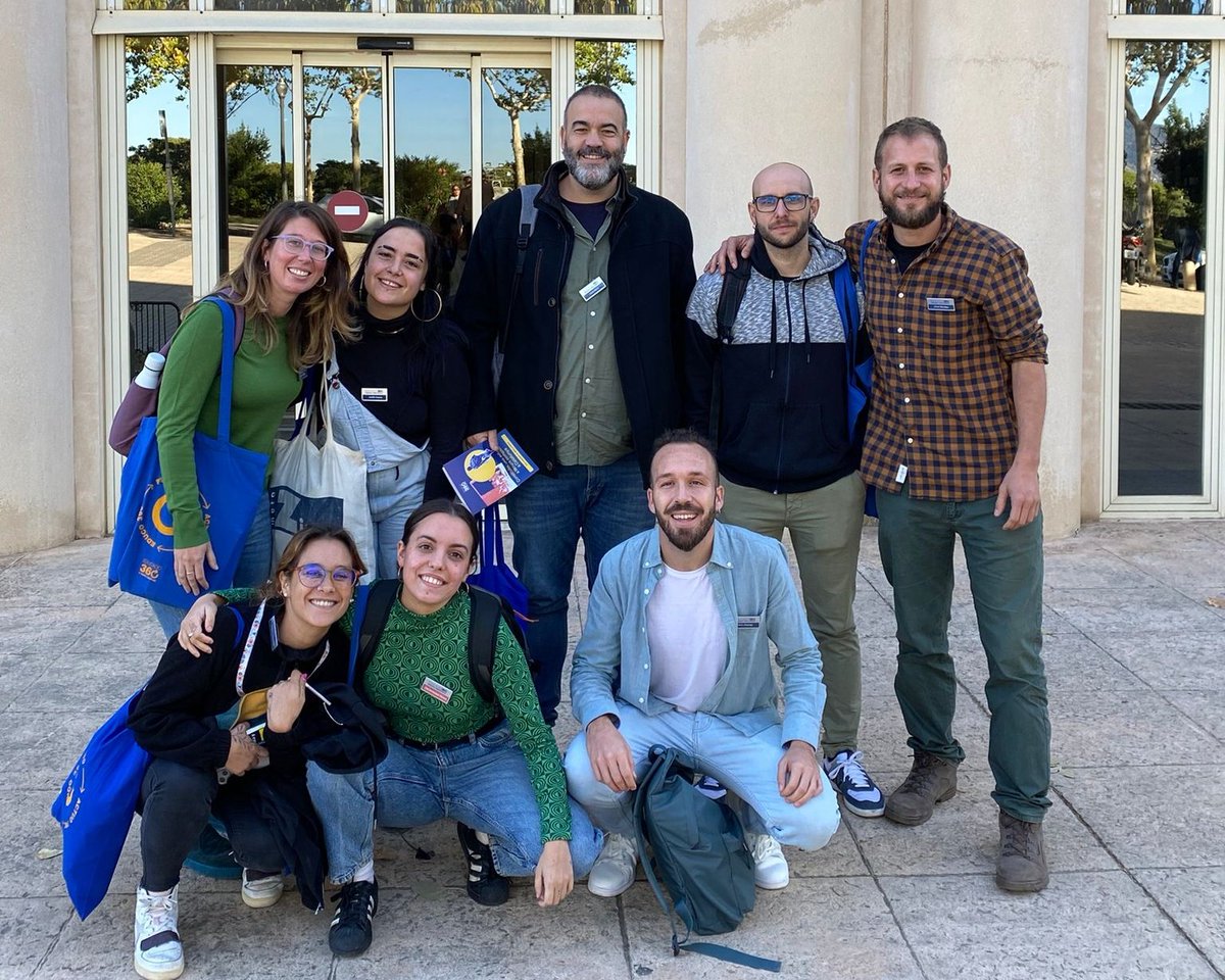 L'equip de projectes educatius comunitaris de +educació participem a la jornada #ConstruïmEducació360! Un dia per formar-nos i compartir experiències amb altres agents claus! 🎇