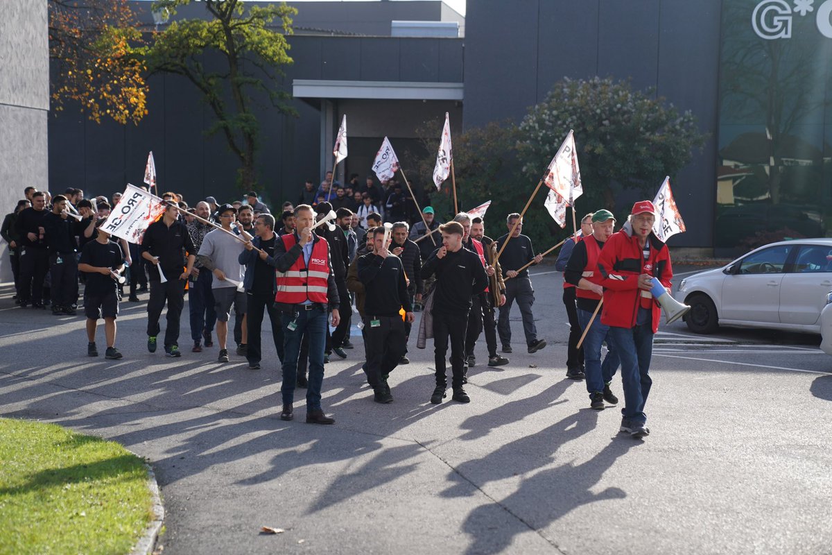 oegb_at's tweet image. In mehr als 400 Betrieben gab es Warnstreiks und Betriebsversammlungen der Metaller. Das Arbeitgeber-Angebot von 2,5 % Lohn- und Gehaltserhöhung ist respektlos! Die Gewerkschaft #PROGE und @GewerkschaftGPA fordern weiterhin 11,6 %!
#Herbstlohnrunde #Metaller