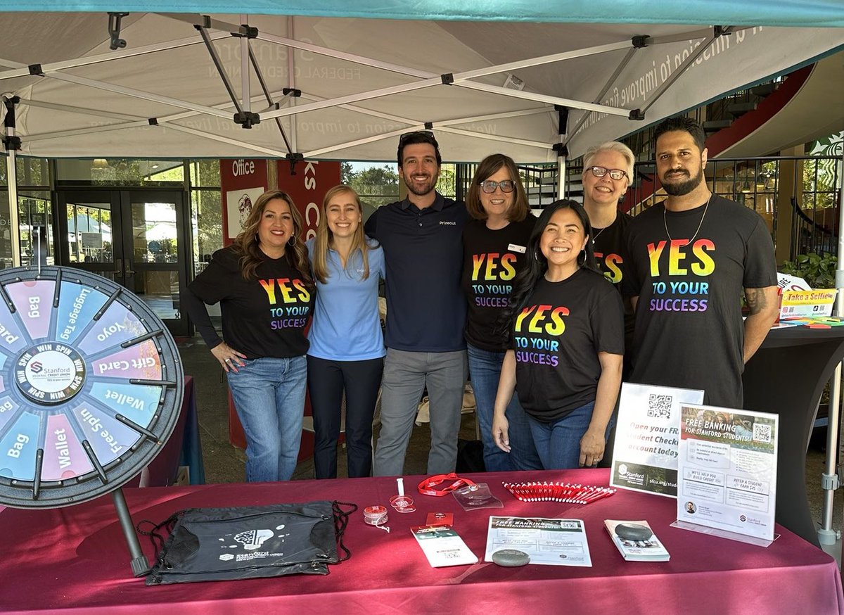 PrizeWheel's tweet photo. Students at @Stanford were welcomed back to class with the Mini Prize Wheel from @StanfordFCU. https://t.co/pFOYHdXI85 #prizewheel #prizewheelspins #stanford #stanforduniversity https://t.co/k4UWR1LCvk
