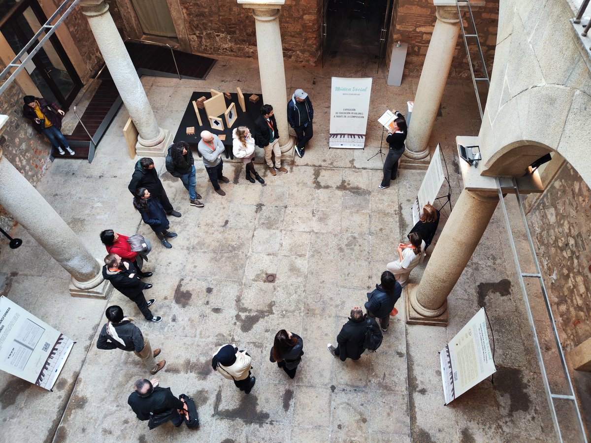 👀 Tour in progress: Our Guided Tour through the 'Social Music' Exhibition by @martalmcomposer is revealing how notes can be keys to social change. Follow our story for more details throughout the day. #CultureWithACause #MusicalExhibition #MúsicaSocial