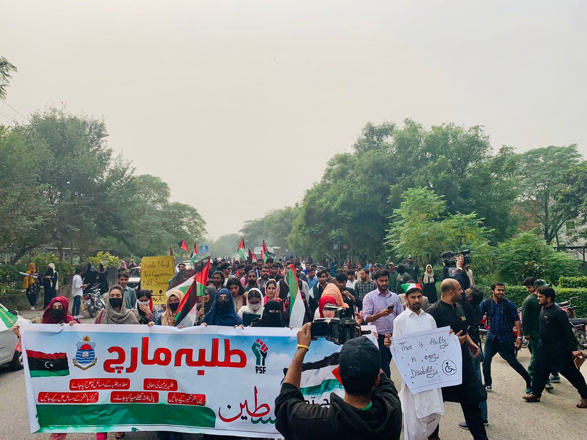 MustansarKamran's tweet photo. پیپلز سٹوڈنٹس فیڈریشن پنجاب یونیورسٹی کے زیر اہتمام سوشیالوجی ڈیپارٹمنٹ سے لیکر فیصل آڈیٹوریم تک طلبہ مارچ نکالا گیا جس میں فلسطینیوں کے ساتھ اظہار یکجہتی کیا گیا اور کیمپس میں طلبہ و طالبات کو درپیش کے حل کیلئے مطالبات کیے گئے ۔
#PSFStudentMarch
@BBhuttoZardari @AseefaBZ https://t.co/z7DLb8ibc4